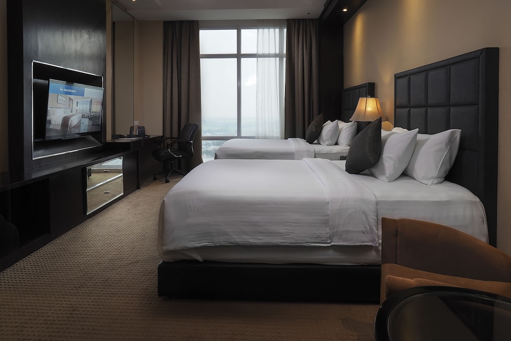 Grand Mercure Solo Baru 20/40