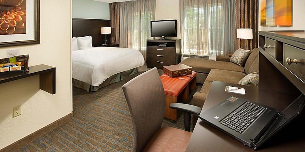 STAYBRIDGE SUITES LINCOLNSHIRE 37/59