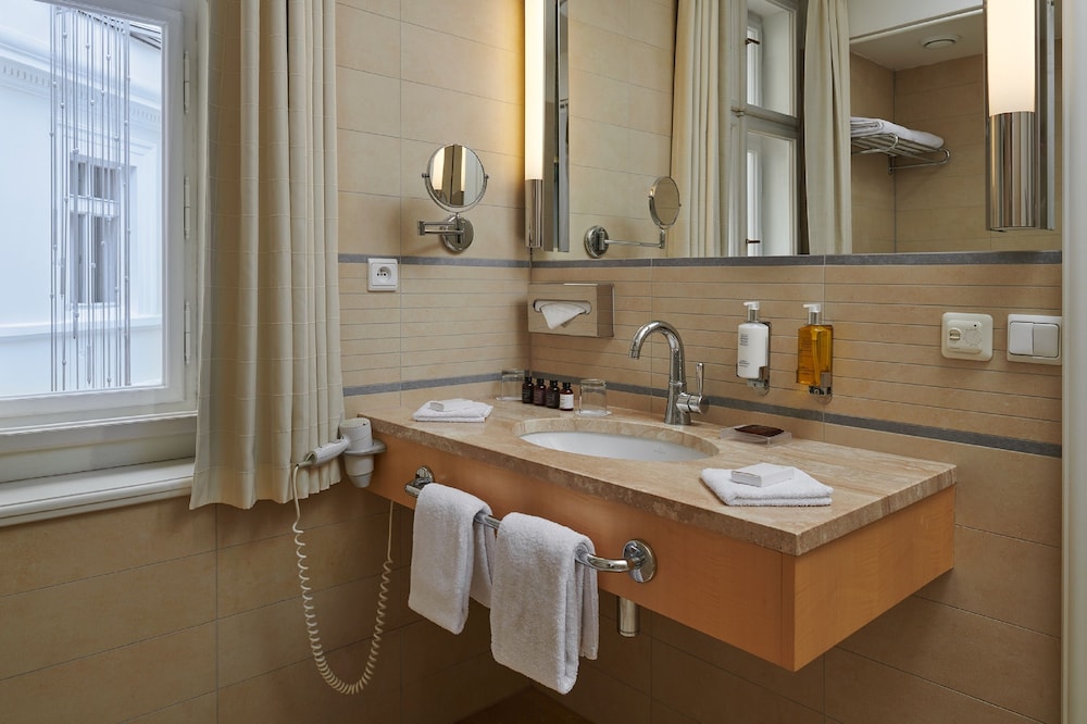 Ventana Hotel Prague 58/71