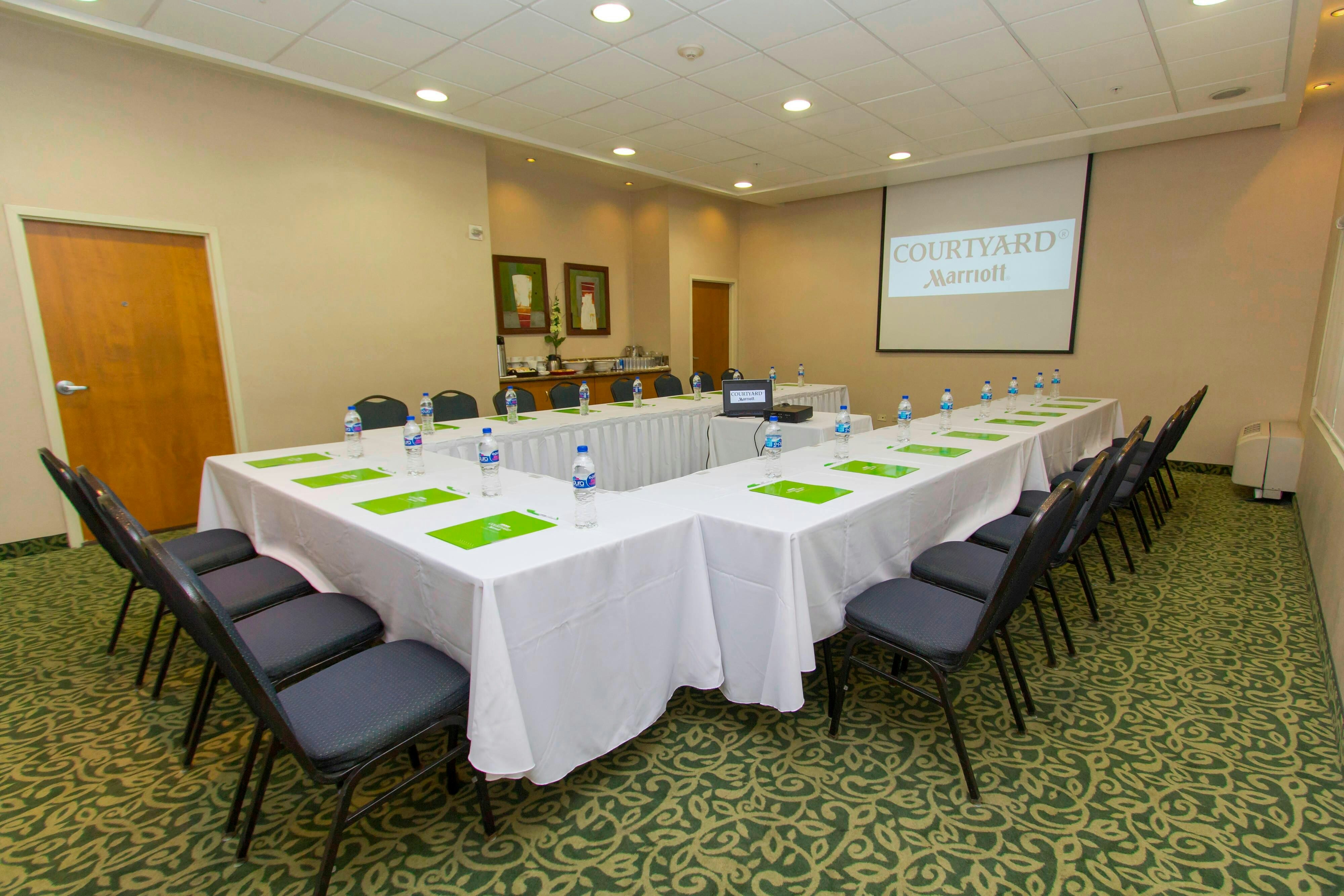 Courtyard by Marriott Monterrey San Jeronimo/Valle 21/23