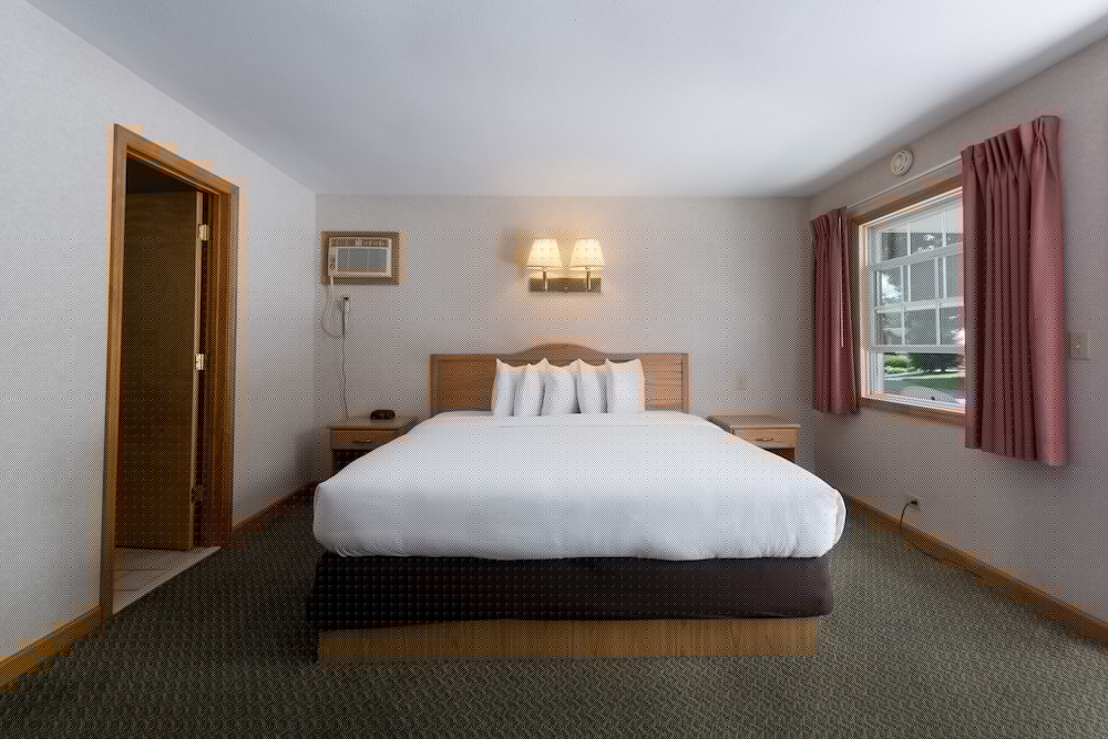 Adirondack Retreat Inn and Suites 17/36