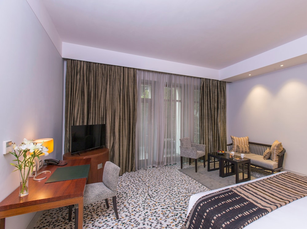 The Manor New Delhi 33/74