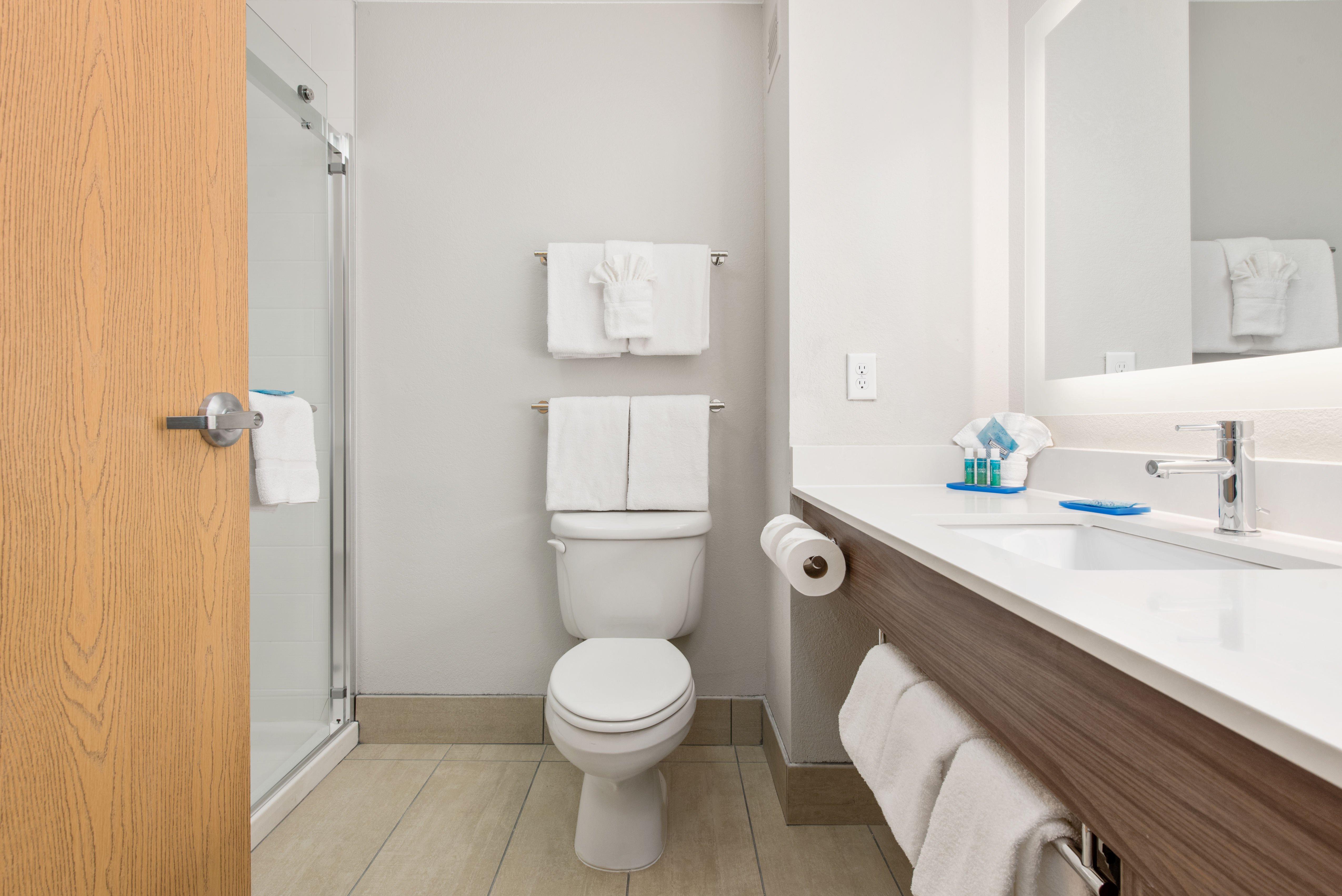 غرفة بسرير كينج، Holiday Inn Express & Suites Salt Lake City West Valley 3/4