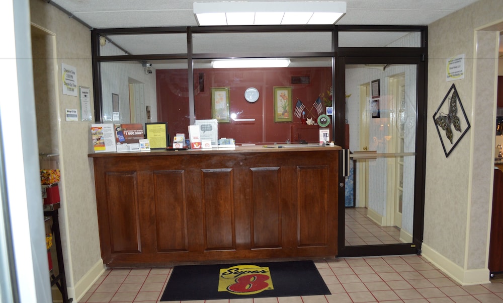 Super 8 by Wyndham Tifton 10/54
