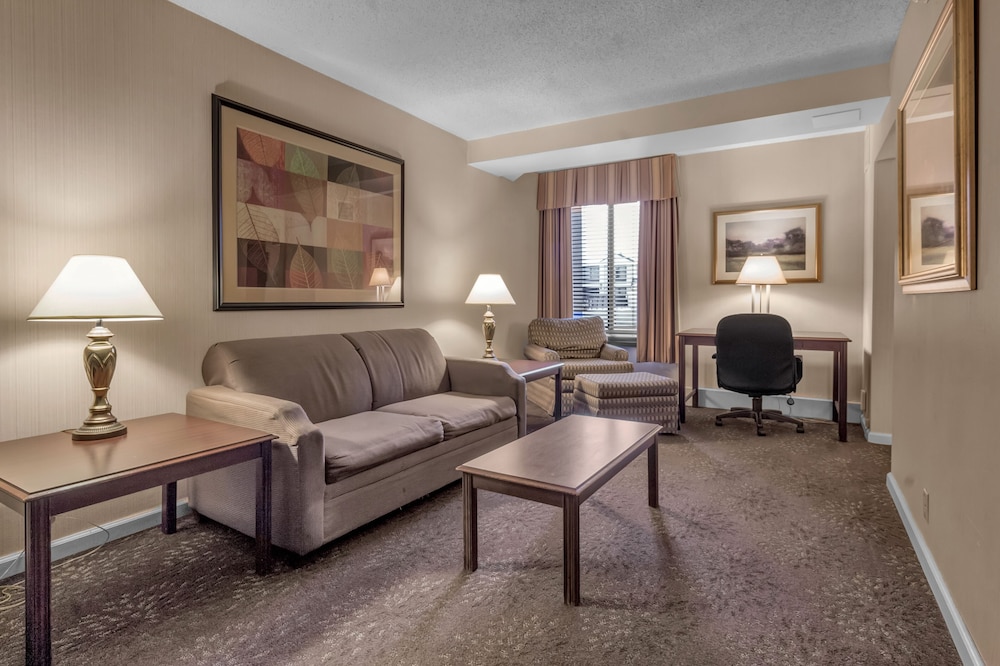 Buffalo Airport Hotel 49/61