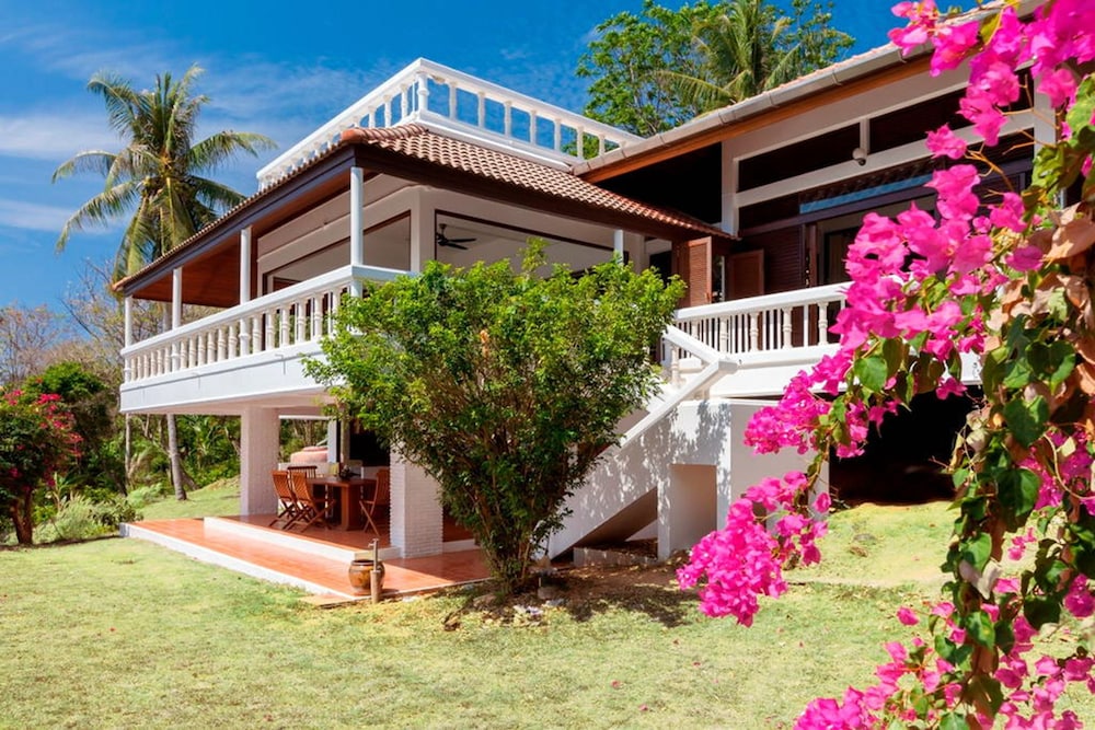 Baan Khunying Villa Secluded Phuket Beachfront 32/40