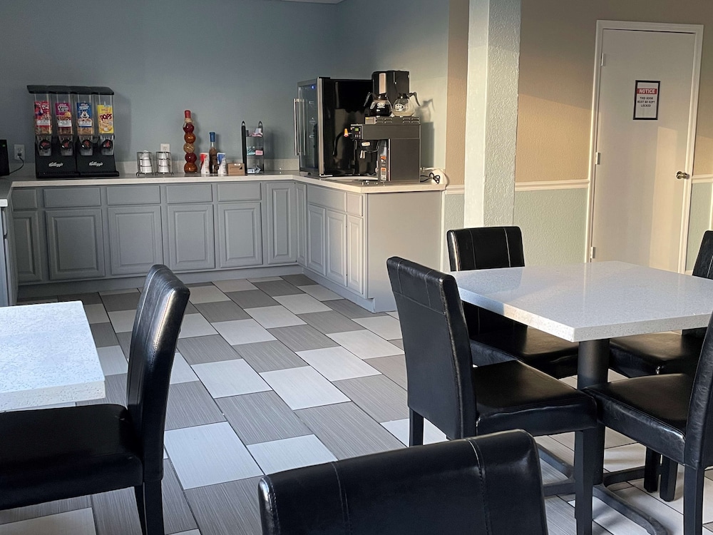 SureStay Hotel By Best Western Columbus Downtown 30/34