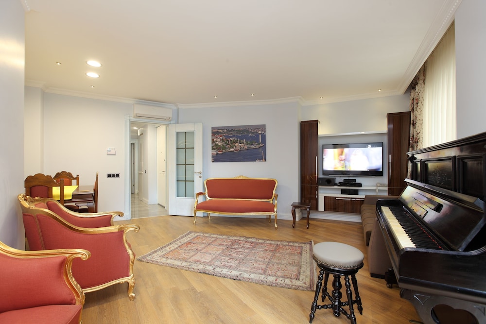 Lir Residence Suites 30/43