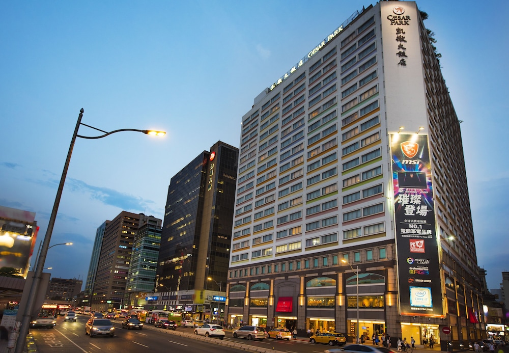Caesar Park Hotel 4/72