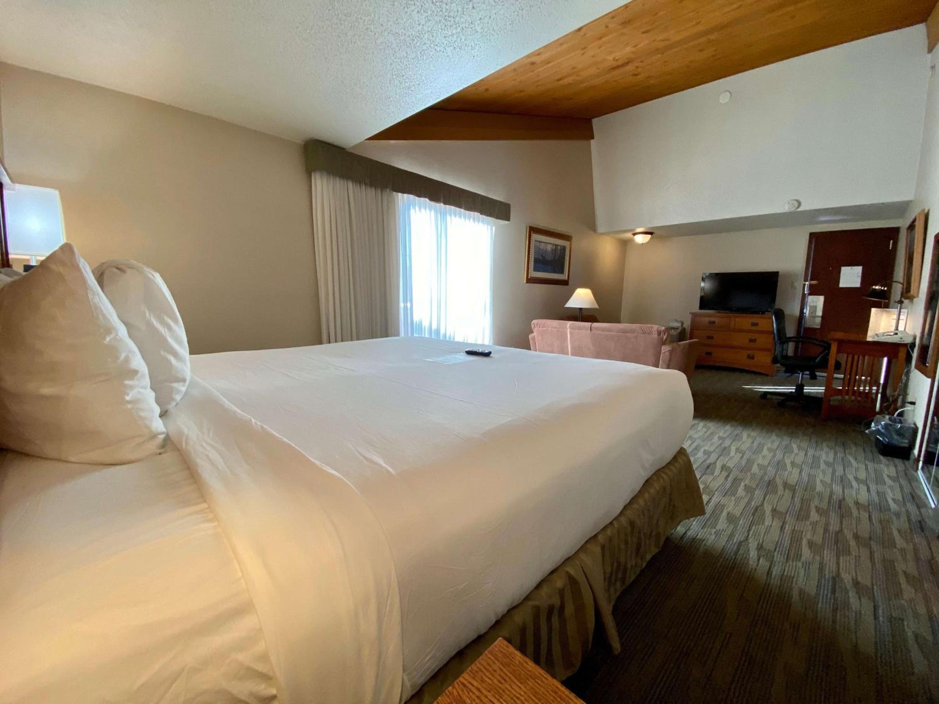 Room, King Bed, Jetted Tub, Large