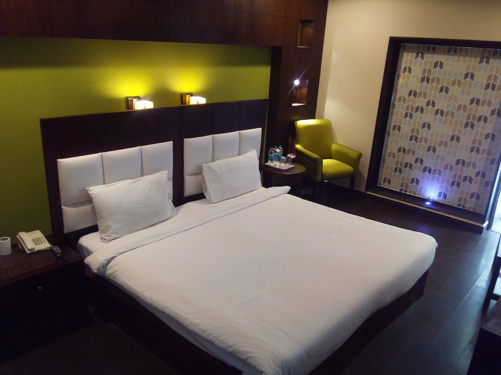 Hotel Saurabh Candy By Peppermint 12/39