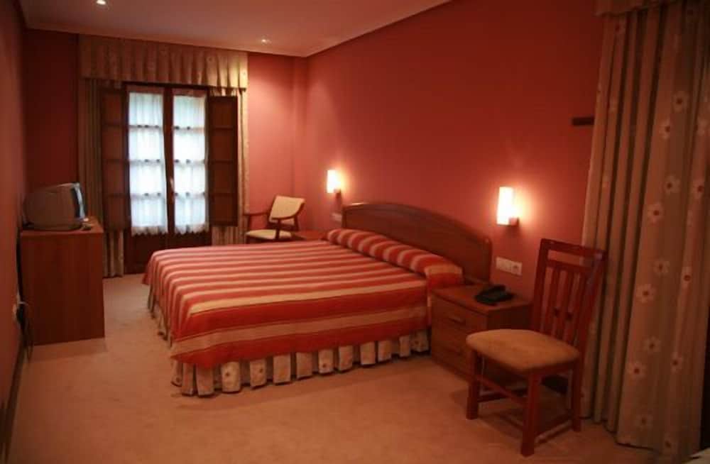 Gran Hotel Cela 23/64