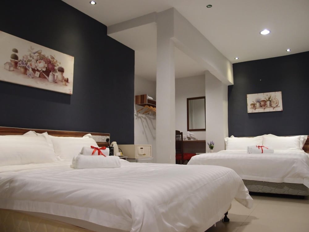 ONE AVENUE HOTEL, BALAKONG 9/30