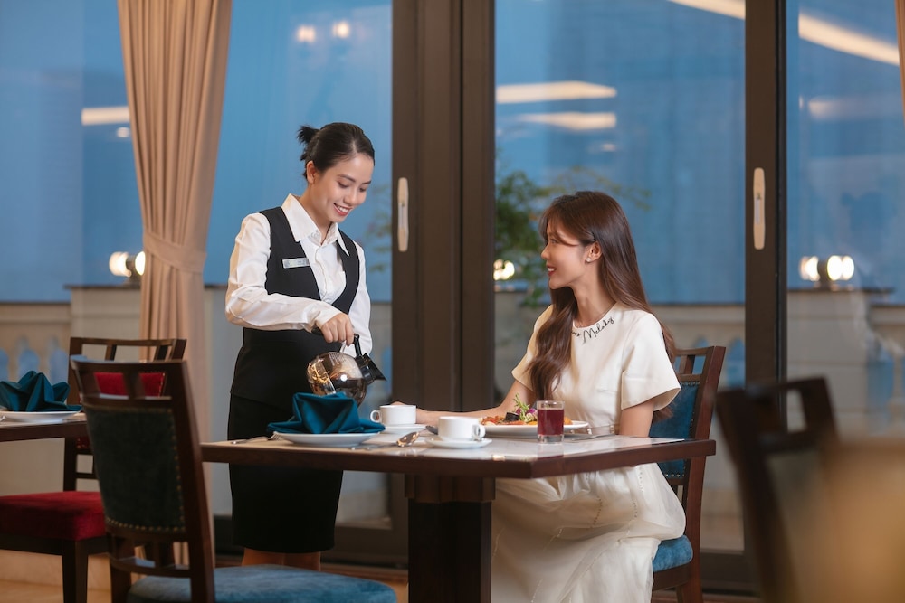 Gloud Hotel 6/50