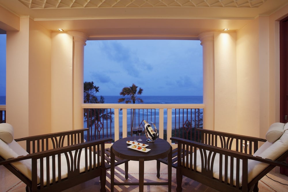 Centara Grand Beach Resort Phuket 49/85
