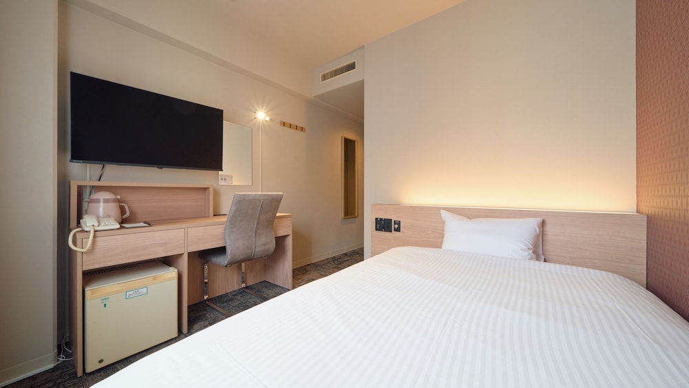 Renovated, Semi Room, Semi Double Bed, Smoking