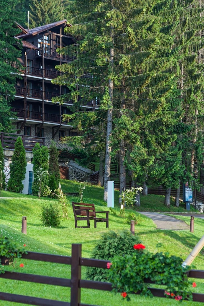 Ana Hotels Bradul Poiana Brasov 24/30