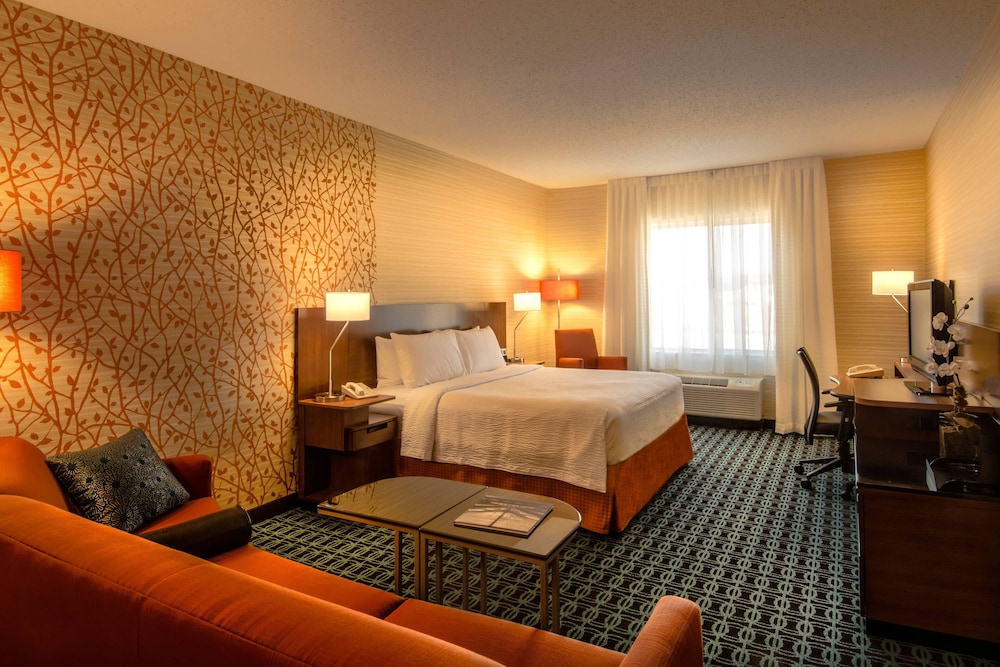 Fairfield Inn Suites By Marriott Washington Dulles Airport 13/24