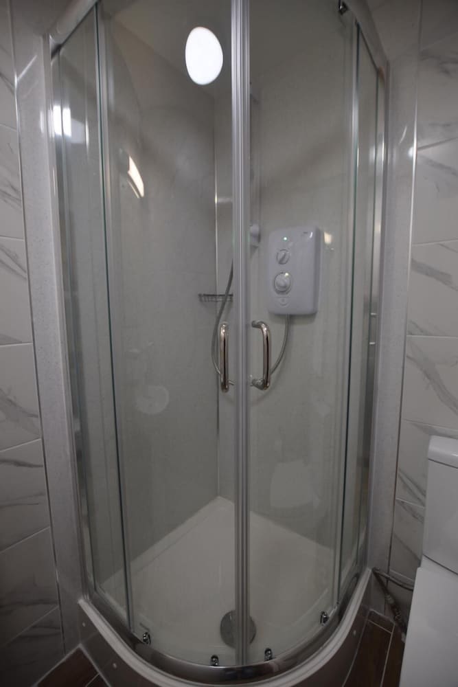 Premierlux Serviced Apartments 61/62