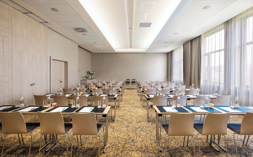 Lindner Hotel Bratislava, Part of Jdv by Hyatt 60/65