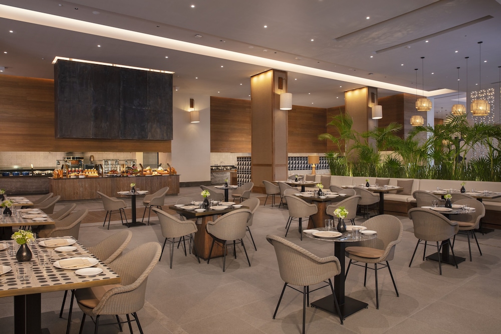 Impression Moxché by Secrets – Adults Only 33/50