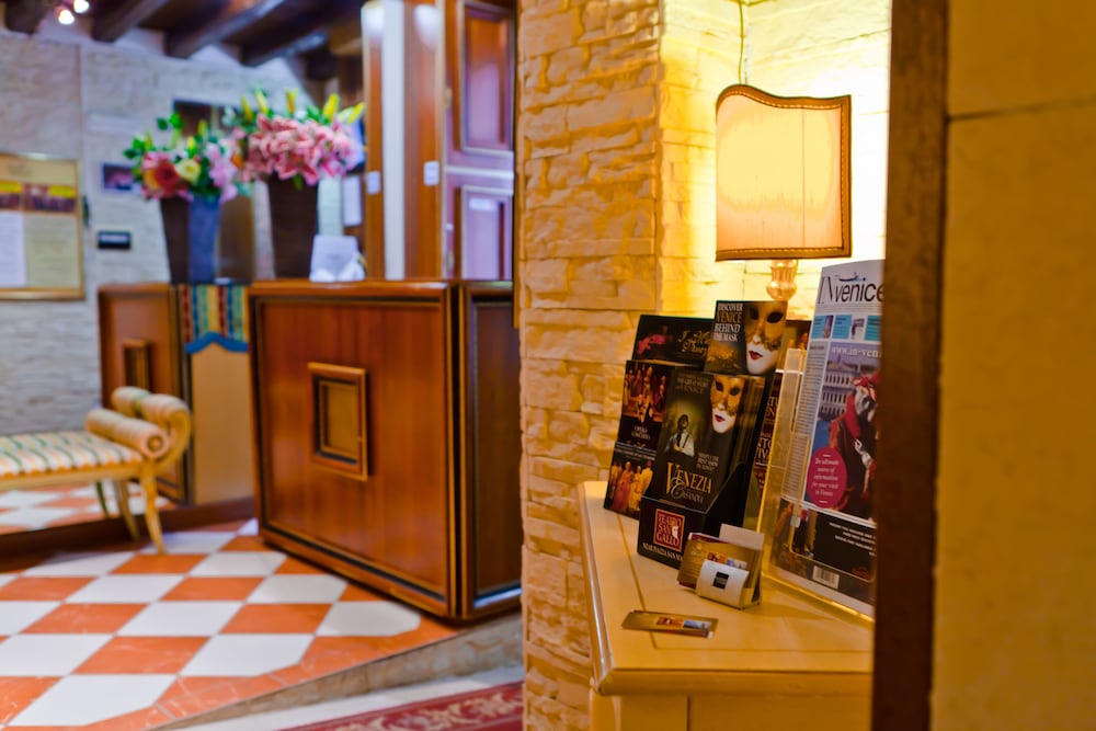 Hotel Henry 2/41