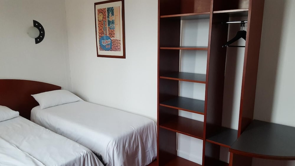 Hotel Le Clemenceau 6/45