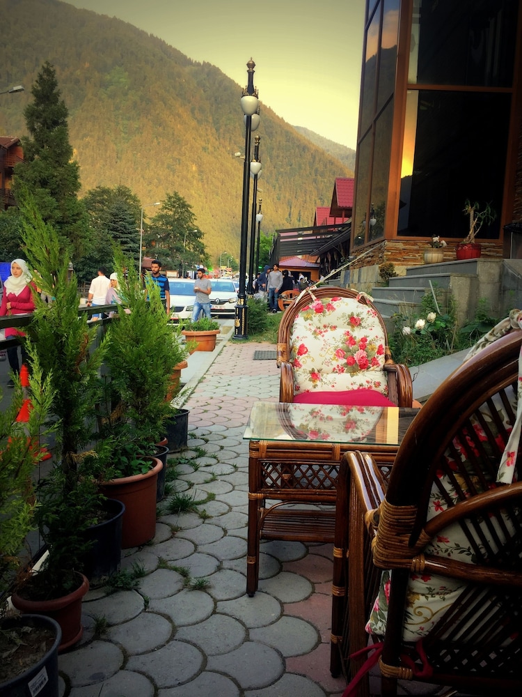 Inanlar Garden Hotel & Bungalow 31/58