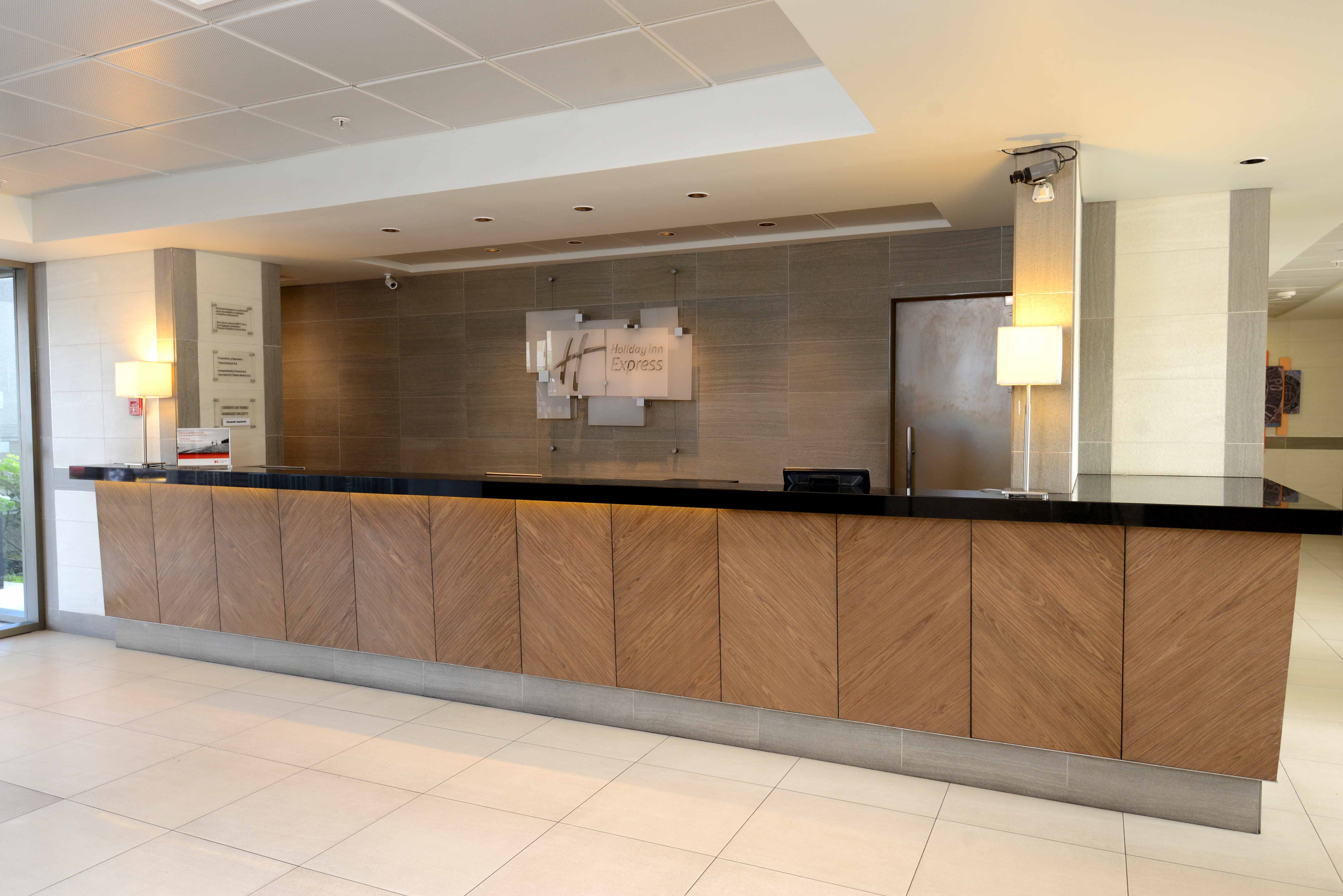 HOLIDAY INN EXPRESS IQUIQUE 4/74