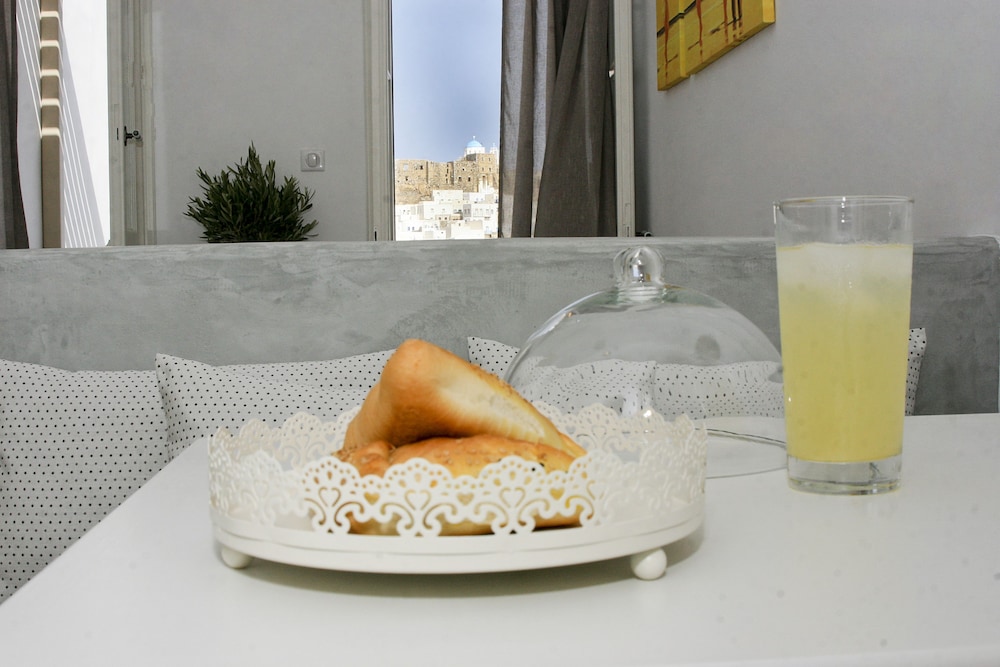 Anatoli Luxury Studios & Suites 35/50