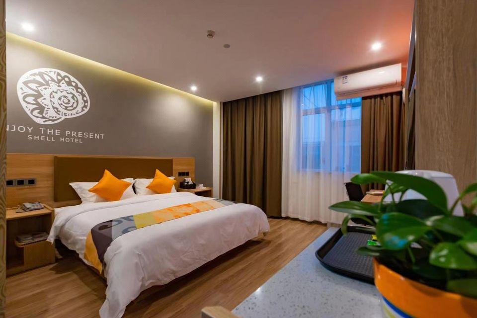 FEATURE, QUEEN BED