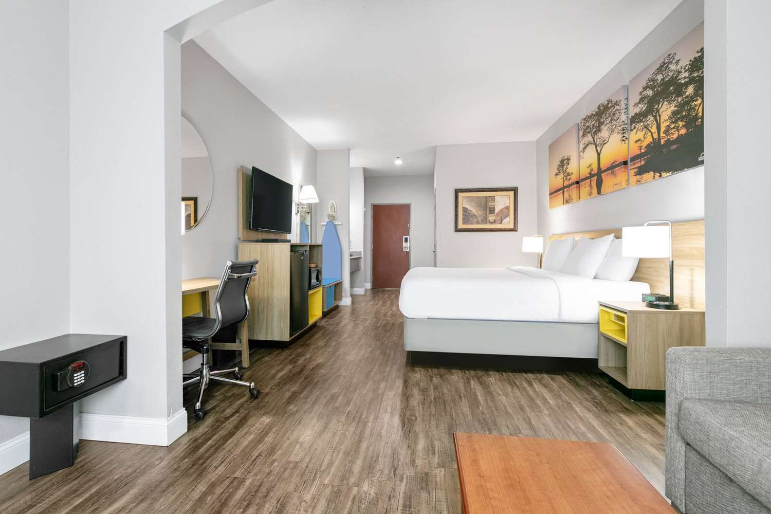 Days Inn & Suites By Wyndham Cabot 22/56