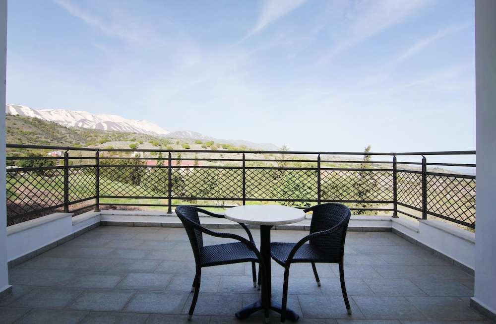 Delina Mountain Spa Resort 51/86