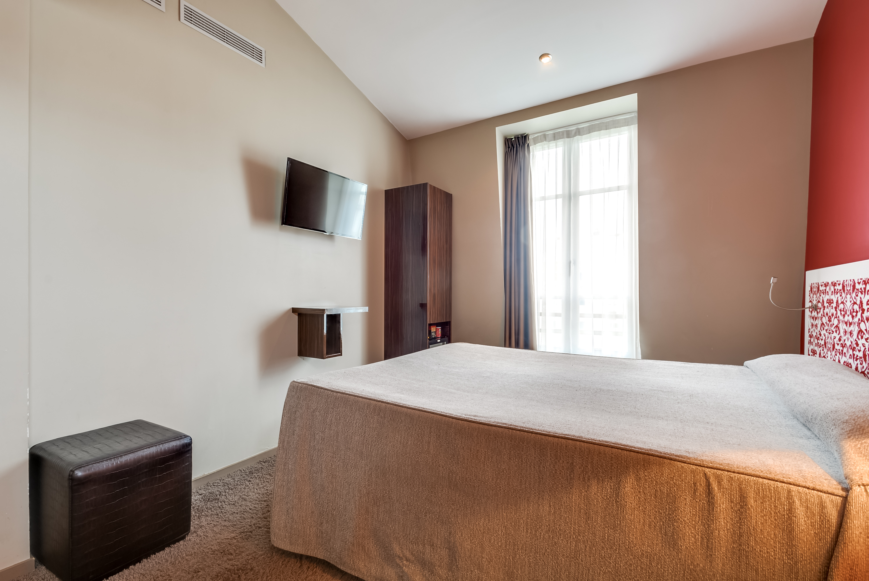 Room at Pavillon Nation Hotel, PARIS