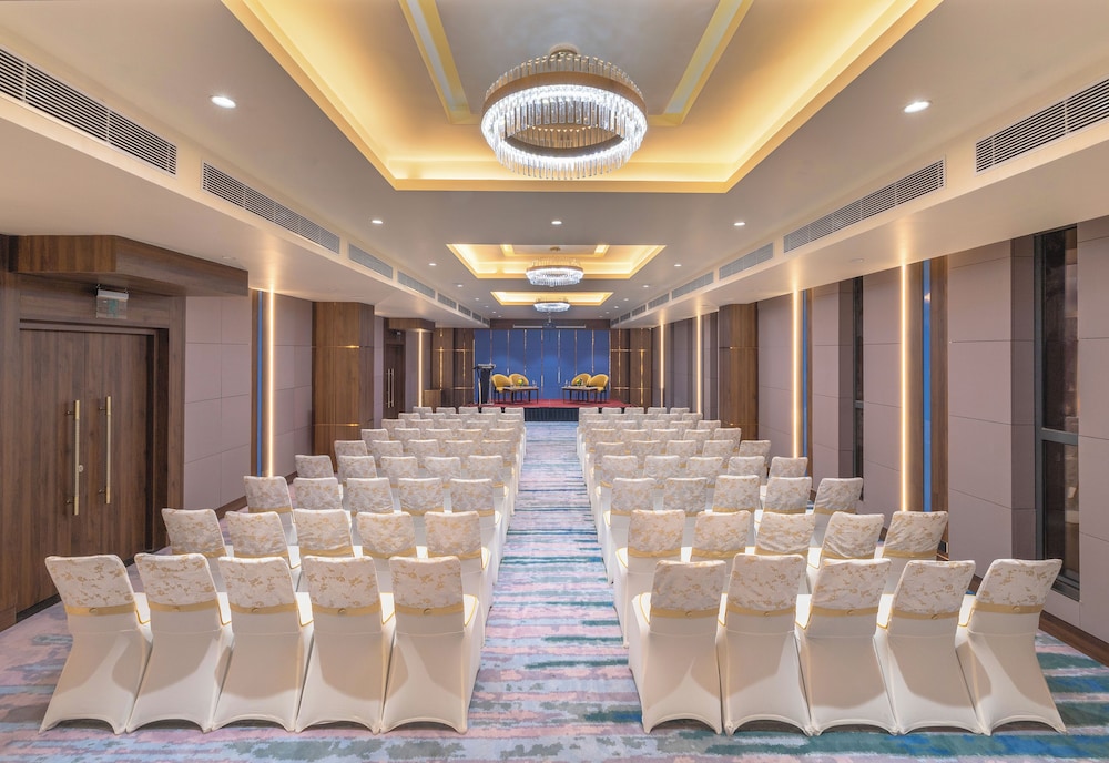 Vivanta Kochi Aluva 51/61