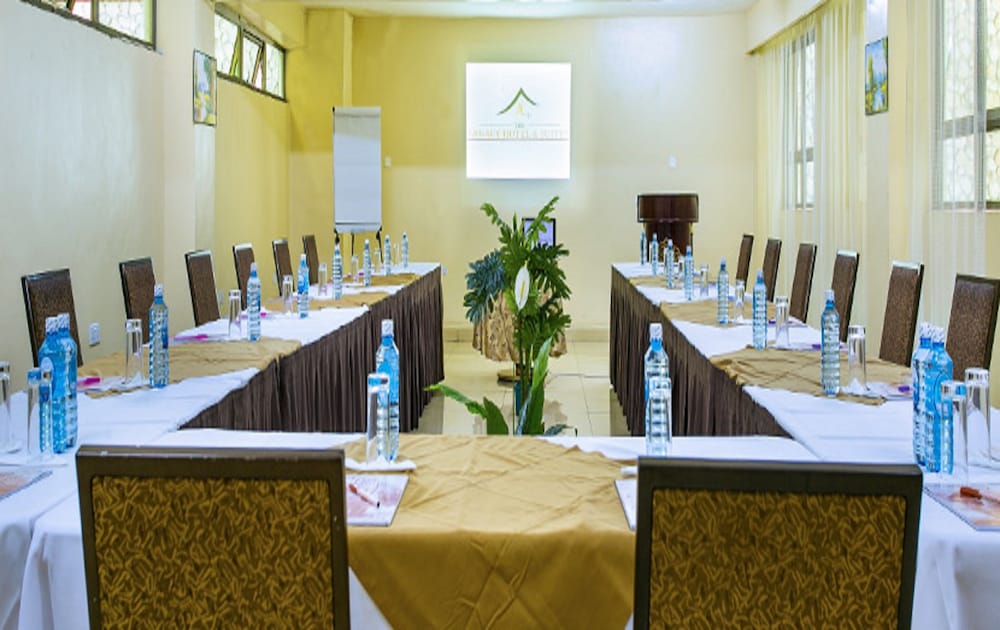 The Legacy Hotel & Suites 27/33
