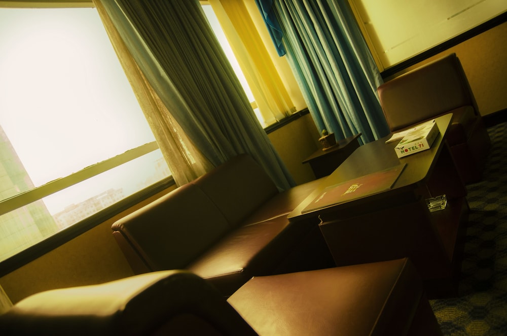 HOTEL 71 63/71