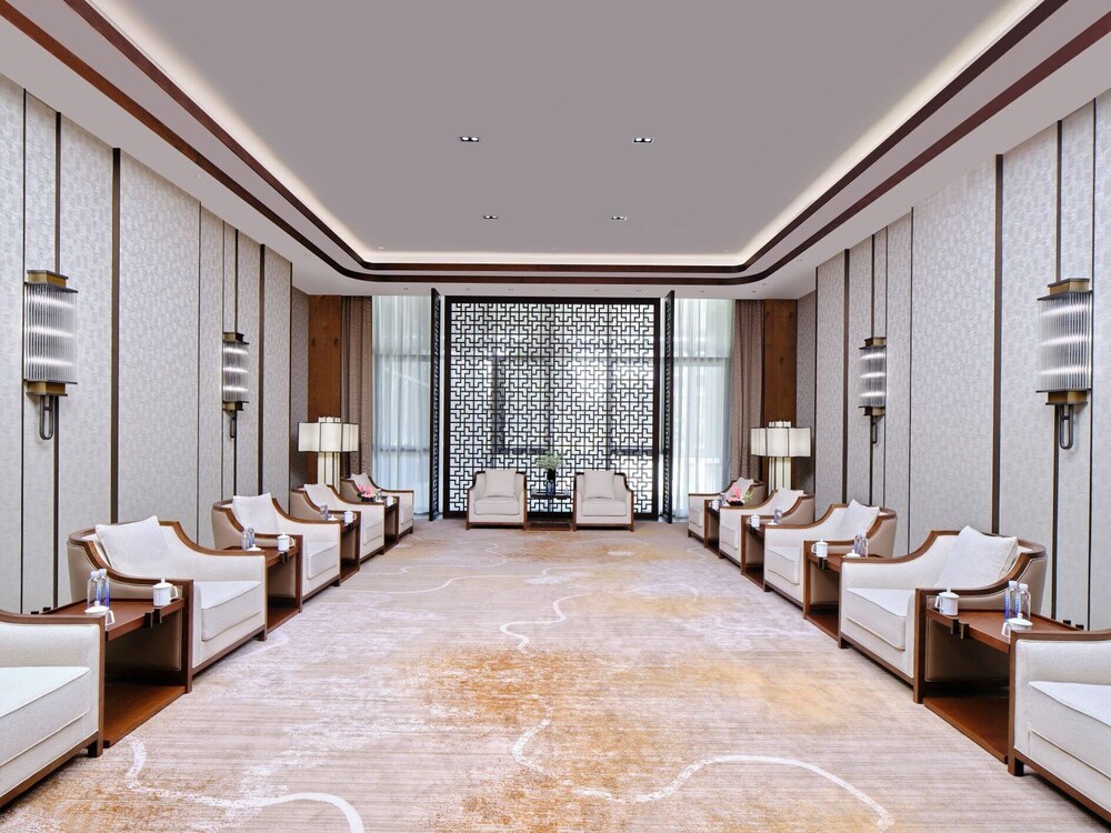 Hualuxe Suzhou Bay Hot Spring Resort 35/72