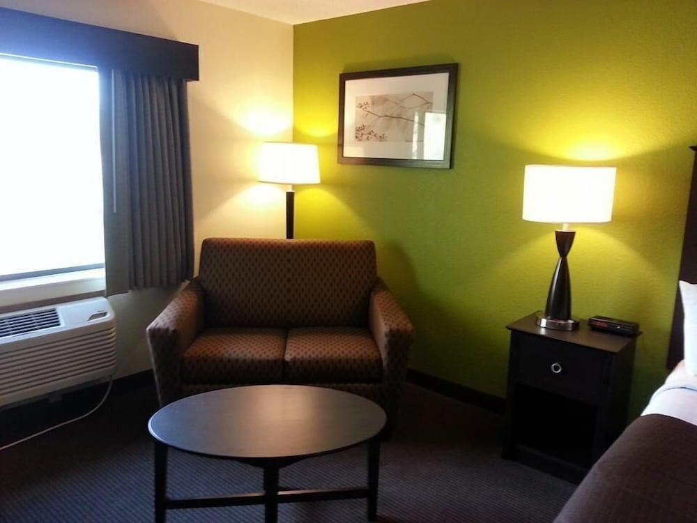 Cobblestone Hotel & Suites - Wisconsin Rapids 21/31