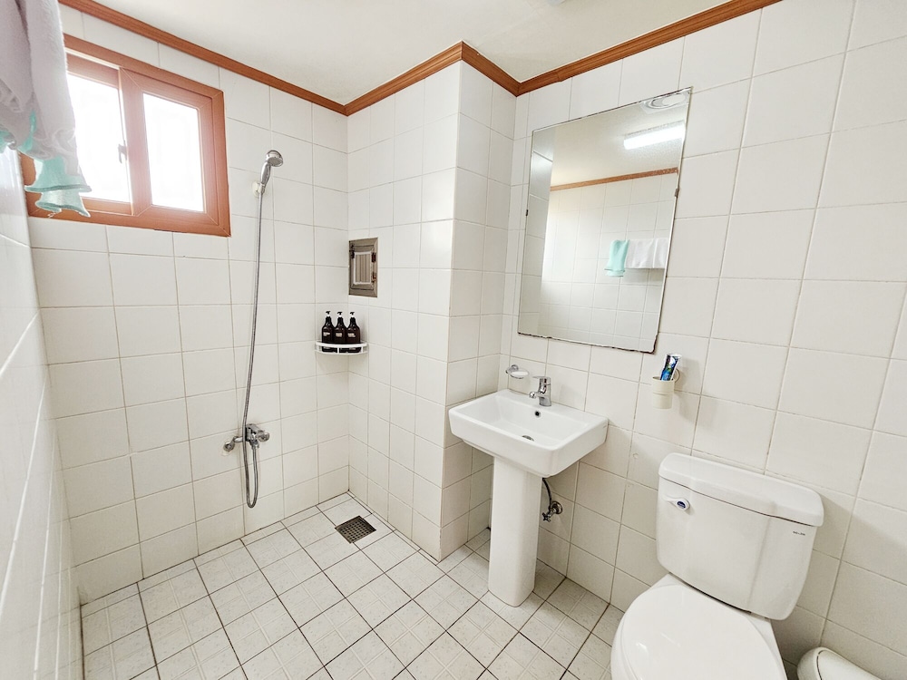 Seongsan Sunrise Pension 26/30