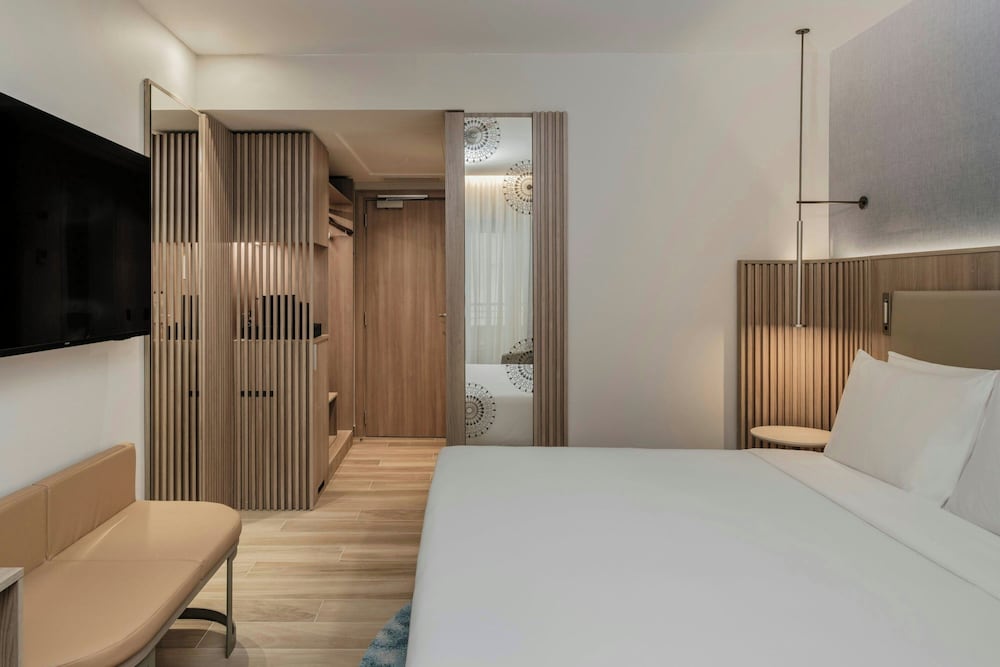 Courtyard by Marriott Sliema 5/50