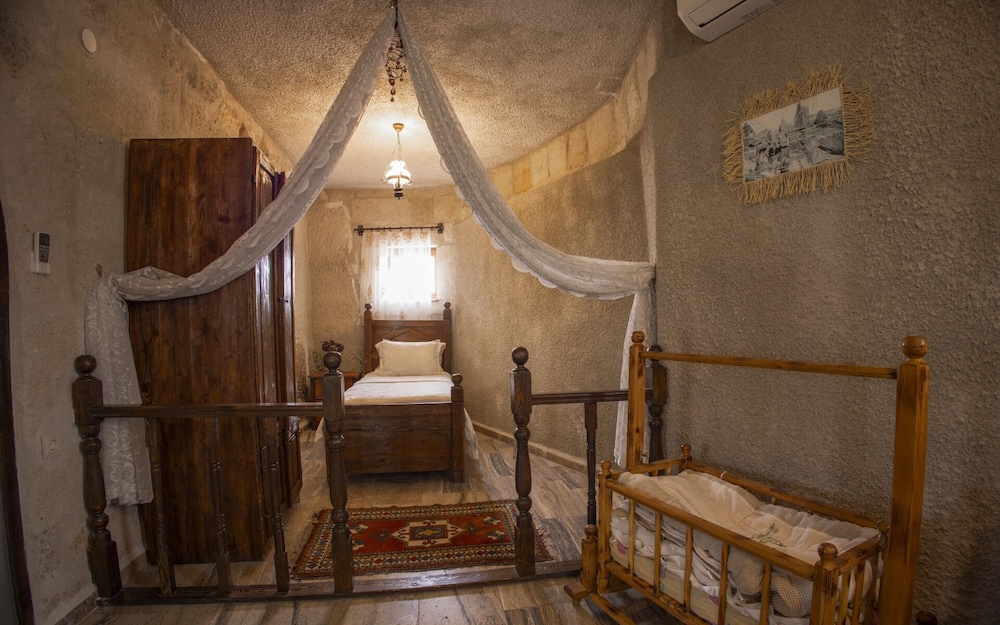 Maccan Cave Hotel 38/70