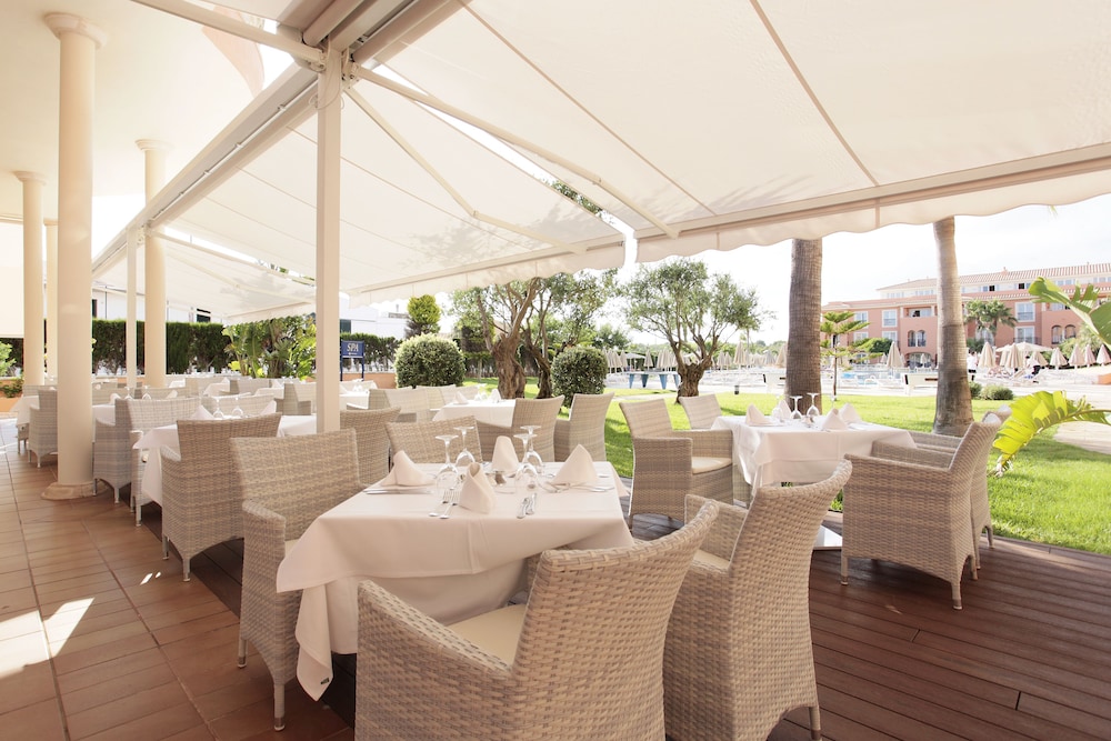 Grupotel Macarella Suites and Spa 40/51