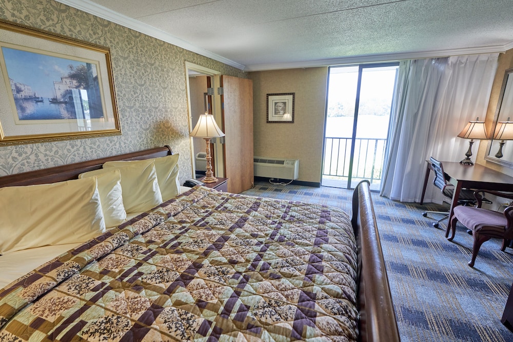 Riverview Inn & Suites 27/69