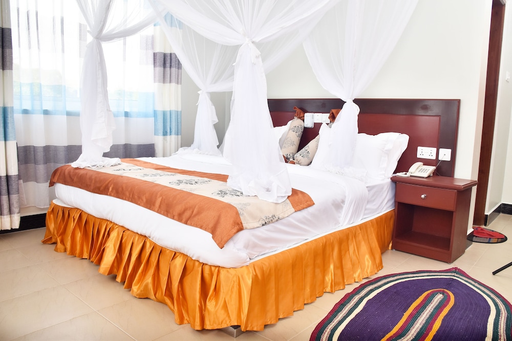 Sea Crest Hotel 22/70