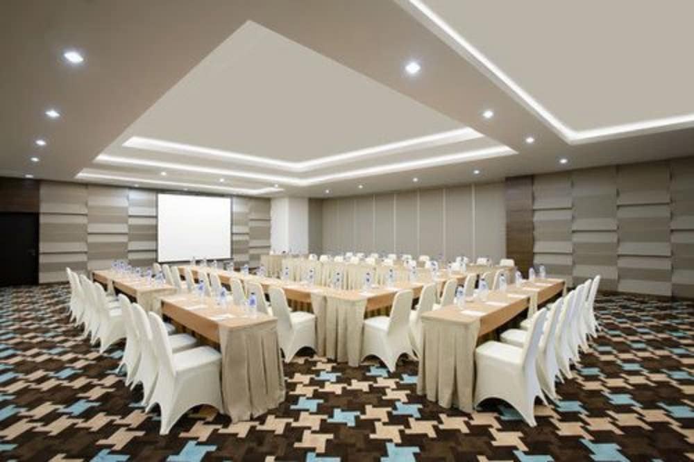 Hotel Santika Kelapa Gading 33/36