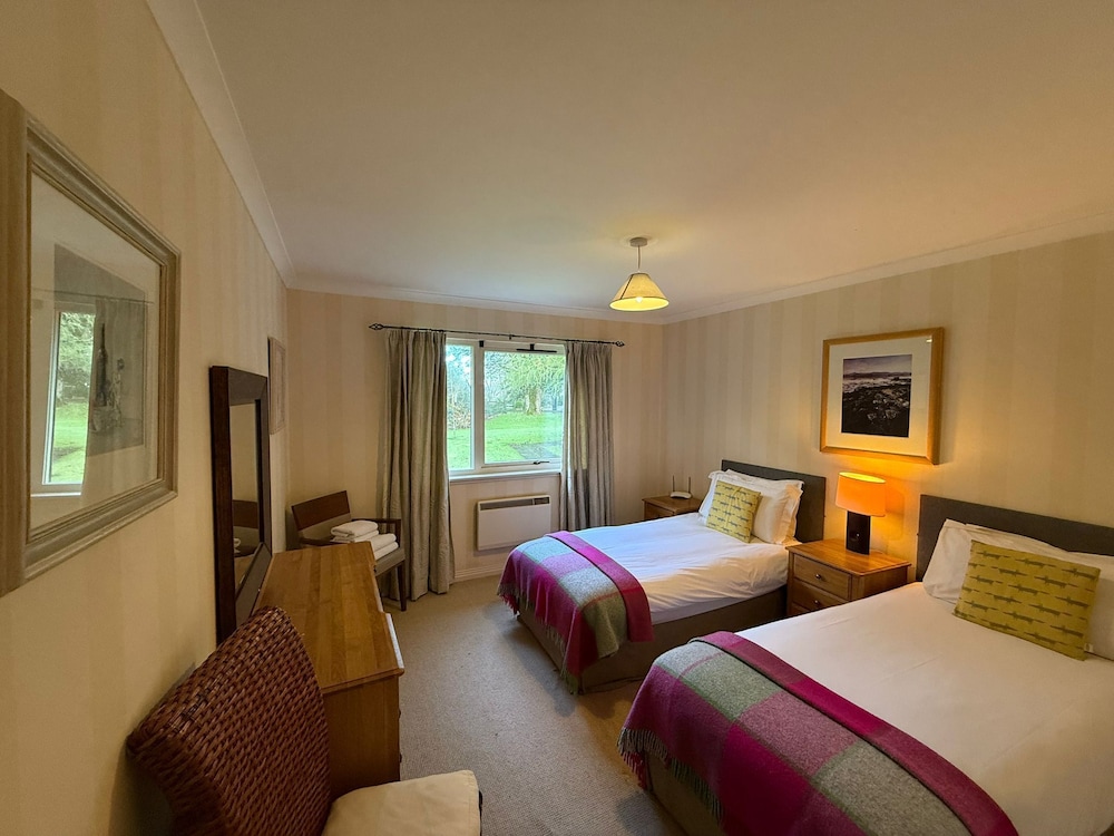 AIRDS HOTEL 6/50