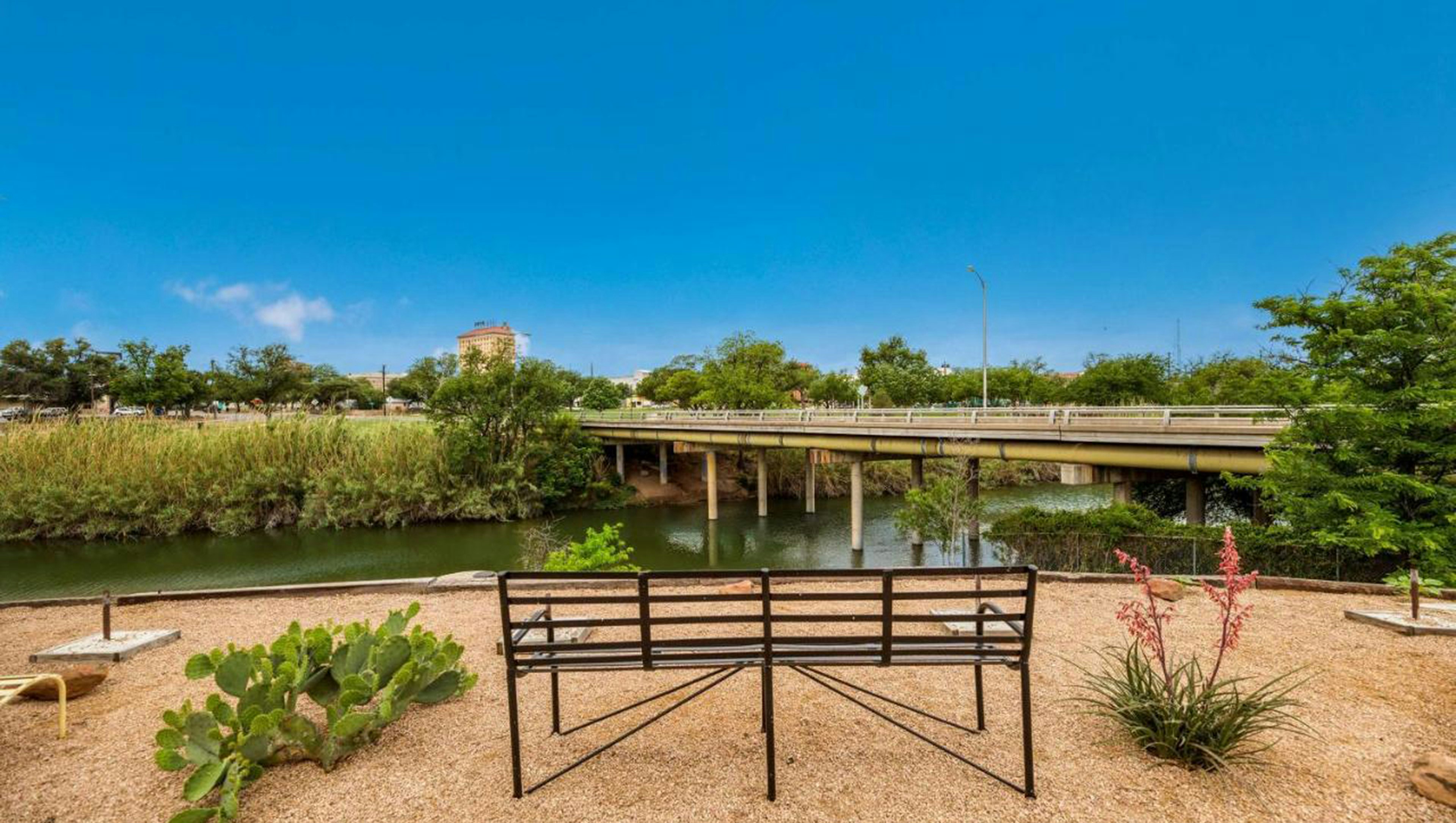 Pearl on the Concho 26/29