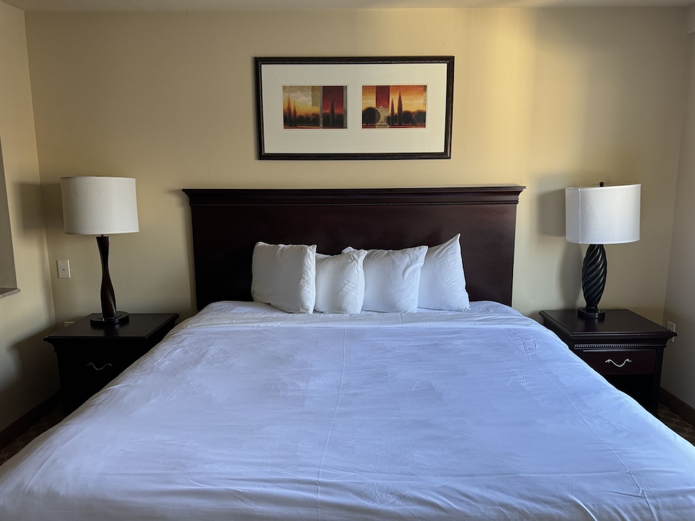 Spark by Hilton Galloway Atlantic City 31/54