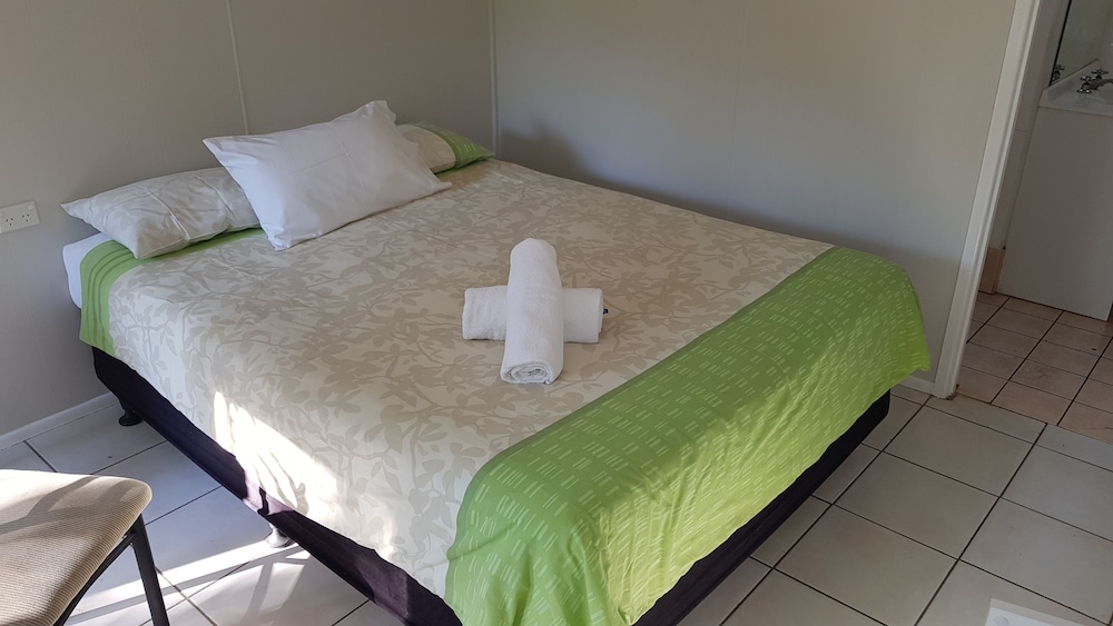 Bush Village Budget Cabins 29/73